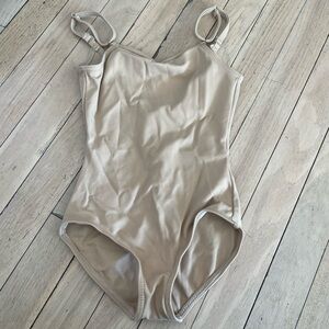 Capezio Nude Leo NWOT
